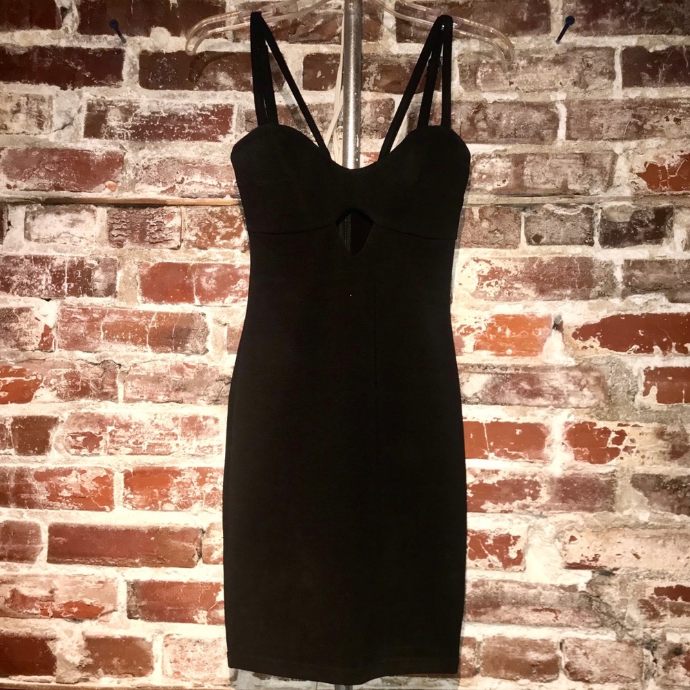 Black bodycon dress